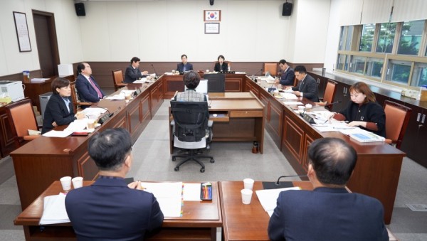20191202 제238회 제2차 정례회 행감 6일차(1)-자치행정위원회.jpg