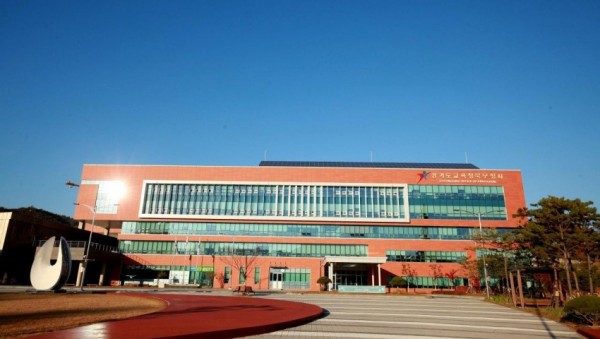 0429 경기도교육청 지방공무원임용시험 경쟁률 10.4대1(사진).jpg