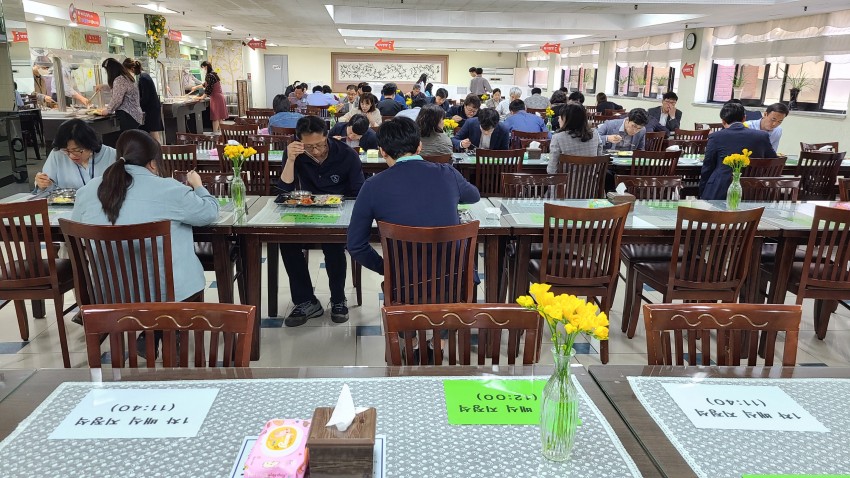 0513 경기도교육청, 지역 화훼농가를 위한 화훼구매 캠페인 진행(사진3).jpg