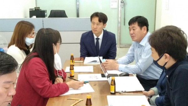 20200526 이탄희 당선인 용인교육지원청 간담회 (1).jpg
