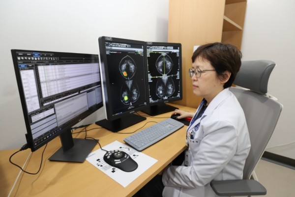 [사진1] 연세대 의대 용인세브란스병원, 루닛과 ‘AI 의료기술 연구 확대 위한 업무협약’ 체결.jpg