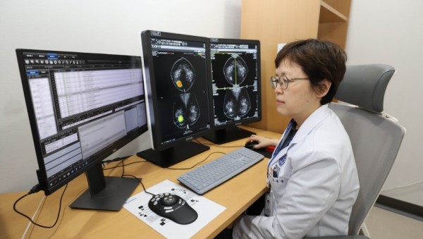 [사진1] 연세대 의대 용인세브란스병원, 루닛과 ‘AI 의료기술 연구 확대 위한 업무협약’ 체결.jpg