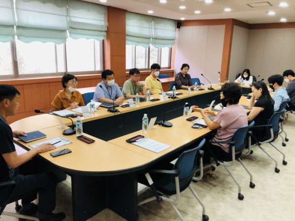 0630 경기도교육청, 시설미화원 처우개선 전담팀 출범(사진).jpg