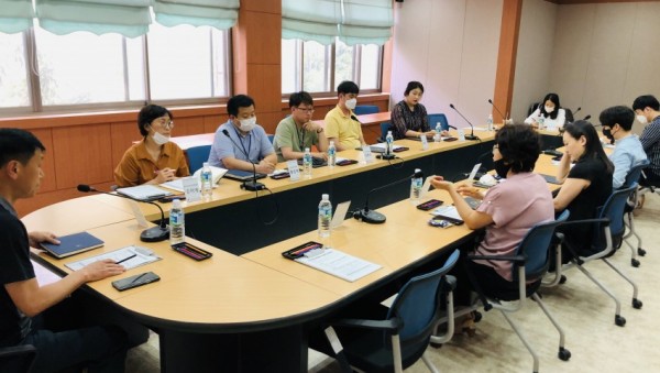 0630 경기도교육청, 시설미화원 처우개선 전담팀 출범(사진).jpg