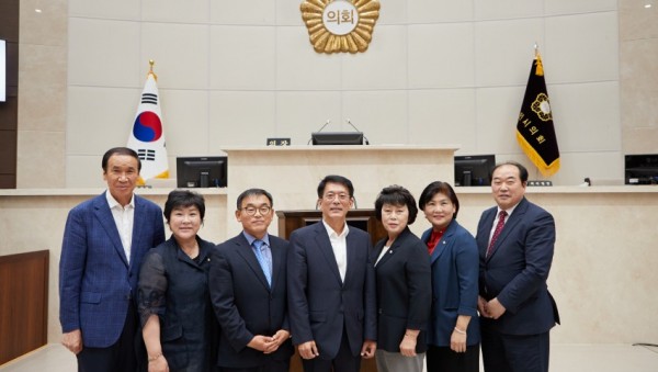 20200701 제8대 후반기 의장단 선출-01.jpg