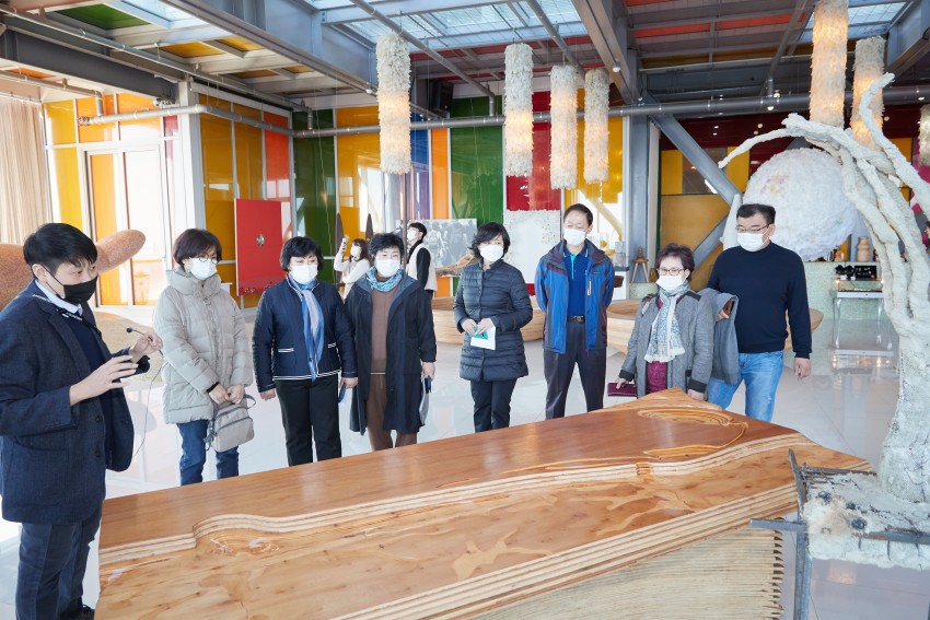20201113 용인시의회 문화복지위원회, 2020년도 제2차 정례회 대비 의정연수 실시(3)-하슬라아트월드.jpg