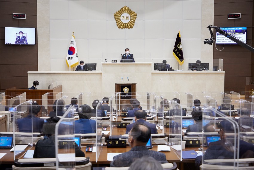 20201125 용인시의회, 제249회 제2차 정례회 제2차 본회의 열어.jpg
