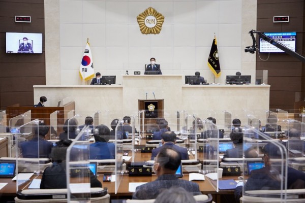 20201125 용인시의회, 제249회 제2차 정례회 제2차 본회의 열어.jpg