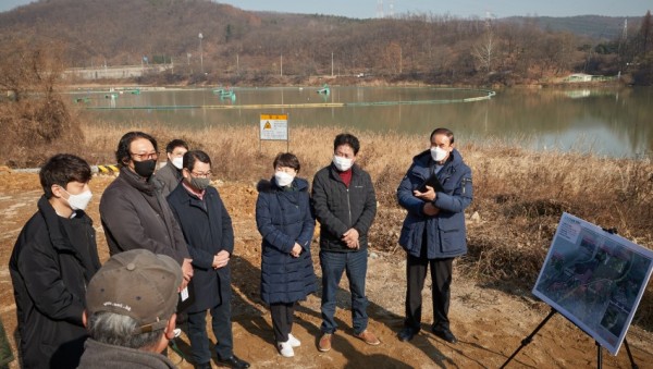 20201126 행정사무감사 현지확인-도시건설위원회(1)-고기근린공원 조성대상지 현장.jpg