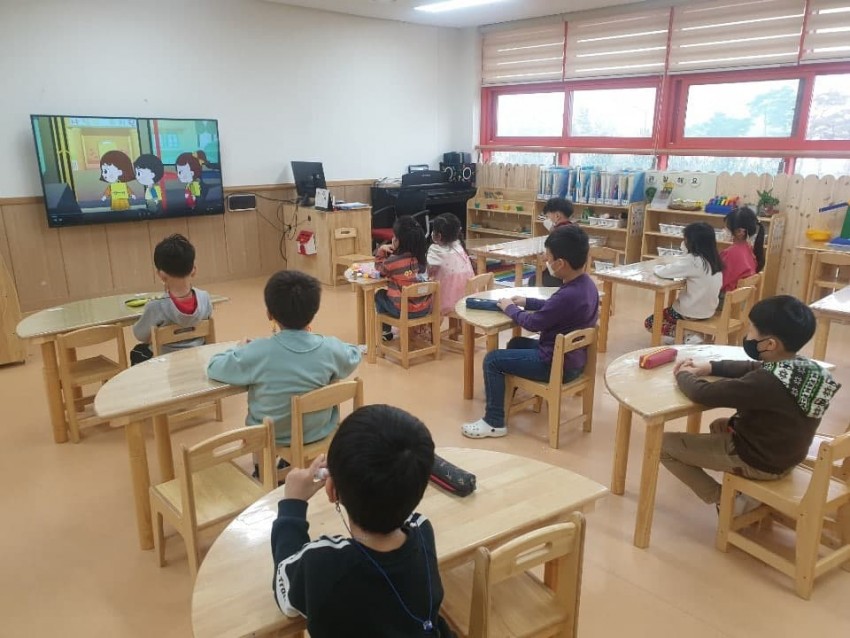 1217 경기도교육청, 안전교육 자료 도내 학교에 보급(사진3).jpg