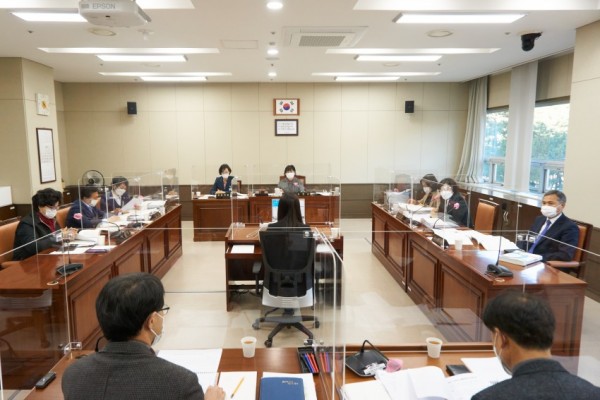 20201201 제249회 제2차 정례회-행감 6일차(2)-경제환경위원회.jpg