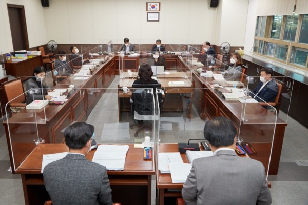 20201203 행정사무감사 8일차-001.jpg