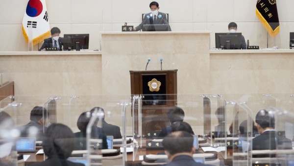 20201217 용인시의회, 제249회 제2차 정례회 폐회.jpg