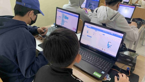 경기공유학교 운영 사진 4 - AI디지털 공유학교.jpg