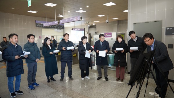 20231121 행정사무감사 현지확인(도시건설위원회)(5)철도사업 관련 현장(경강선 연장).jpg