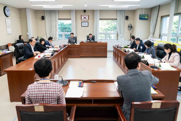 20231121 행정사무감사 1일차(3)문화복지위원회.jpg