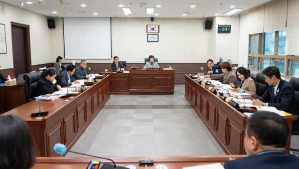 20231122 행정사무감사 2일차(1)자치행정위원회.jpg