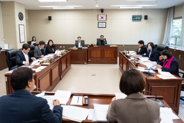20231122 행정사무감사 2일차(2)경제환경위원회.jpg