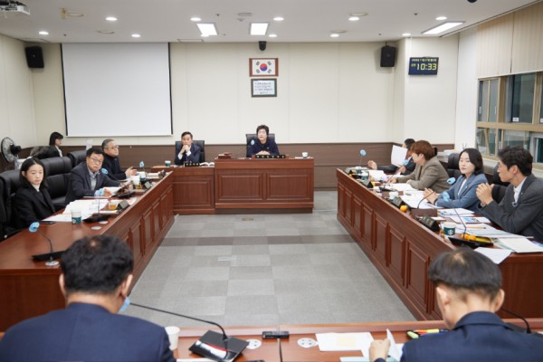 20231127 행정사무감사 7일차(1)자치행정위원회.jpg