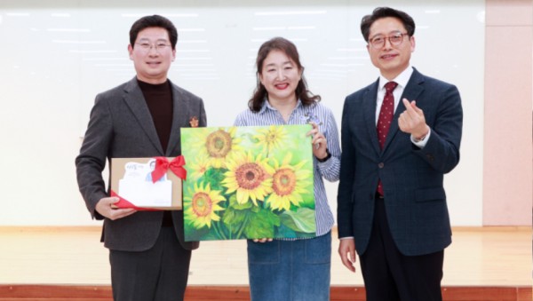 4-2. 지난 6일 수지구청에서 수지장애인복지관의 살구나무의 밤 행사가 열렸다..jpg