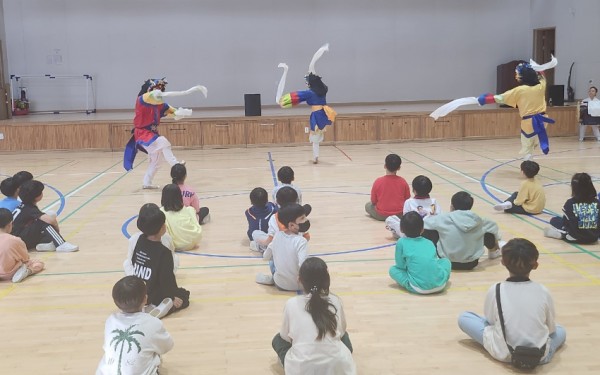 231210 사진 1 돌봄홈커밍데이- 찾아가는 전통문화 체험(김포).jpg