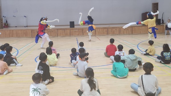 231210 사진 1 돌봄홈커밍데이- 찾아가는 전통문화 체험(김포).jpg