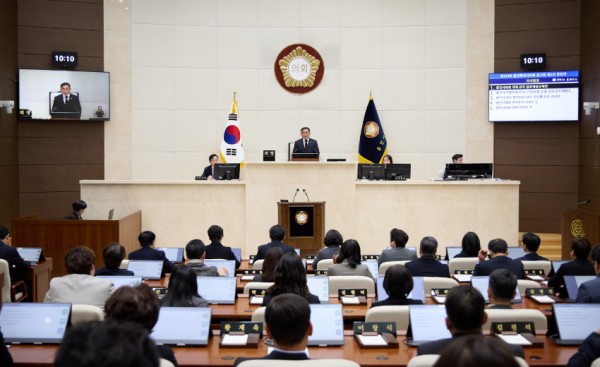 20240206 제279회 임시회 제2차 본회의(1).jpg