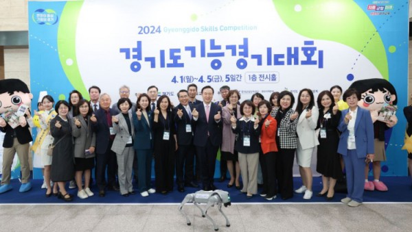 240401 임태희 교육감 “특성화고, 미래 경쟁력 있는 기술 발전의 요람 되길” (사진2).jpg