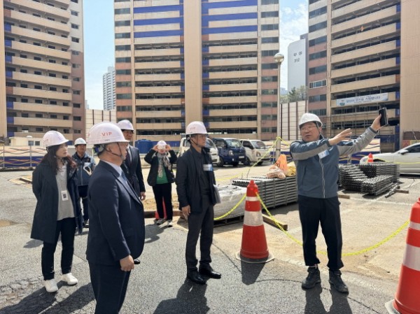 240403 경기도교육청, 안전한 교육환경 조성 위해 교육환경평가 사후관리 강화 추진(학교급식보건과) 현장 점검 사진1.JPG