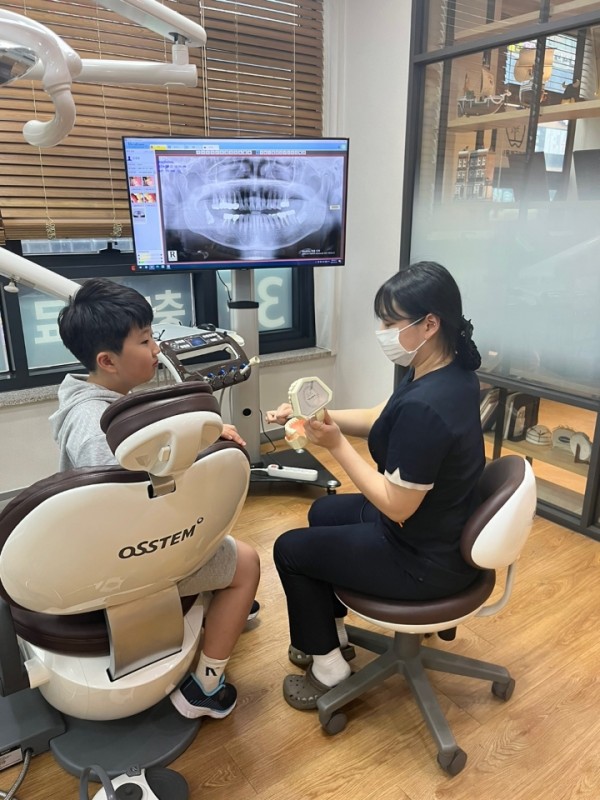 8-1. 용인특례시 보건소가 초등학교 4학년을 대상으로 치과주치의사업을 시작했다..jpg