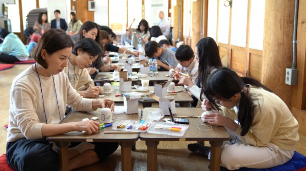 240508_경기공유학교_사진_2(마더스쿨_더불어숲학교_풍경_만들기_활동).jpg