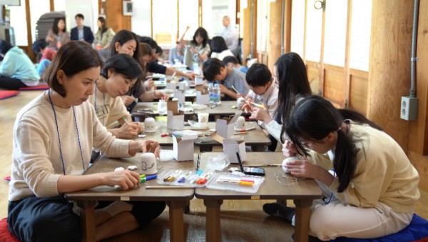 240508_경기공유학교_사진_2(마더스쿨_더불어숲학교_풍경_만들기_활동).jpg