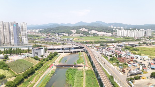 3-2. 용인특례시가 유방동 일대 경안천 횡단교를 만들었다.JPG