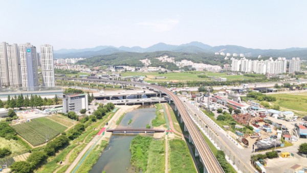 3-2. 용인특례시가 유방동 일대 경안천 횡단교를 만들었다.JPG