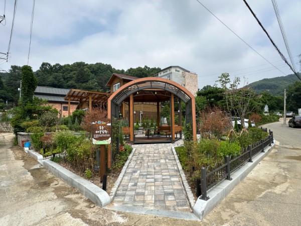7.용인특례시 처인구 양지면 양지리에 조성된 등촌마을정원 모습.jpg
