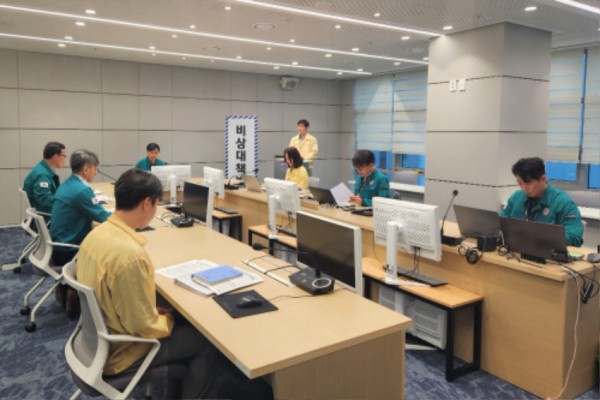 240718_경기도교육청__집중호우_대비_긴급_대책회의(사진1).jpg