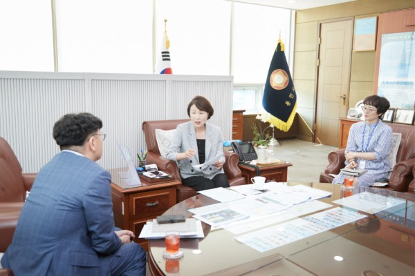 20240808 용인특례시의회 유진선 의장, 현장 실무원 처우개선에 앞장서(2).jpg
