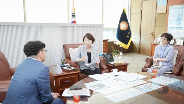 20240808 용인특례시의회 유진선 의장, 현장 실무원 처우개선에 앞장서(2).jpg