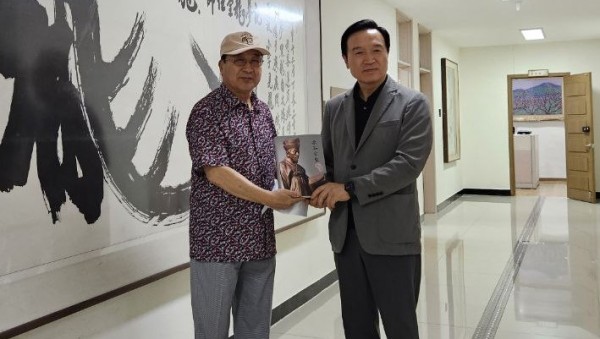 240809_경기도교육청과_덕수_이씨_문중_맞손_율곡_이이_정신_계승안_학교_설립_필요(사진2)_간담회.jpg