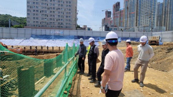 5. 용인특례시가 추석을 앞두고 지역 내 248곳 건설현장에서 임금체불 예방과 안전실태 점검을 한다.jpeg