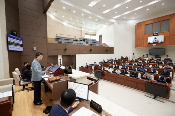 20240905 용인특례시의회, 제286회 임시회 제2차 본회의 열어(3).jpg