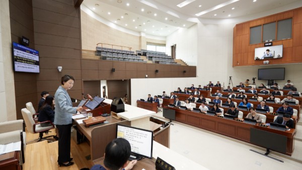 20240905 용인특례시의회, 제286회 임시회 제2차 본회의 열어(3).jpg