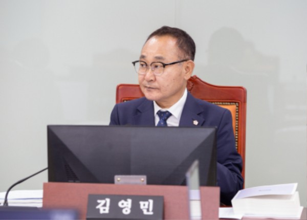 240913 김영민 의원, 고령운전자 운전면허 자진반납 지원사업 반납액에 아쉬움 표명 (2).jpg