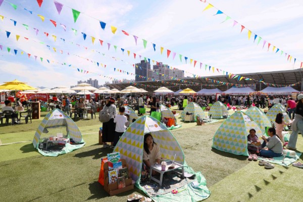 1-1. 용인특례시는 5일 시청 광장에서 제6회 용인 북페스티벌을 개최했다 (3).jpg