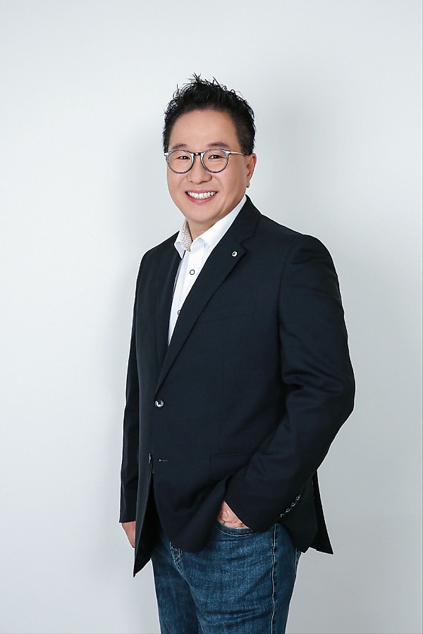 5. 제7회 남구만 신인문학상을 받은 박형식씨.JPG