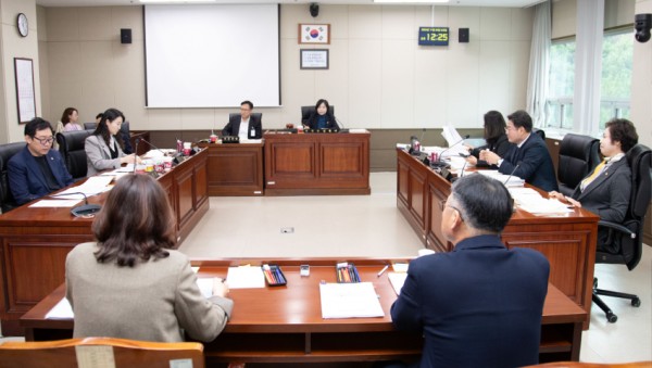 20241120 행정사무감사 2일차(2)-경제환경위원회.jpg