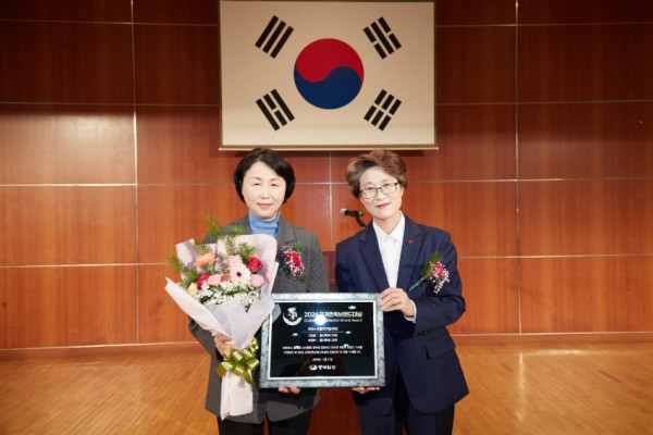 20241121 용인특례시의회, 2024 고객만족브랜드대상 수상(2).jpg