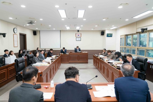 20241125 행정사무감사 7일차(1)-자치행정위원회.jpg