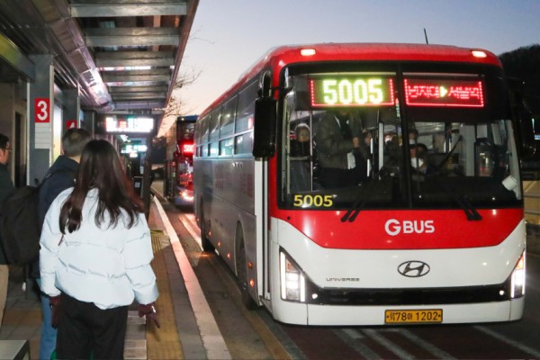 5-2. 명지대~상하동~서울역을 운행하는 5005번 버스.jpg
