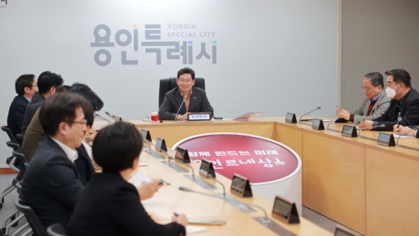 4. 이상일 용인특례시장이 6일 간부공무원 회의에서 공직자의 도덕성과 본연의 역할에 대해 당부했다. (1).JPG